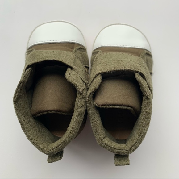 3/$10 OLD NAVY Baby boy green shoes booties 3-6m - Picture 4 of 5